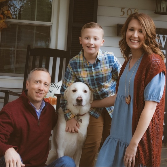 Welcome to my closet 💕! - Picture 1 of 7